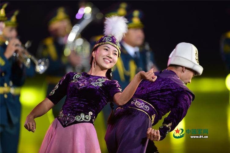 上合组织军乐节开幕 五国军乐团奏响和平号角